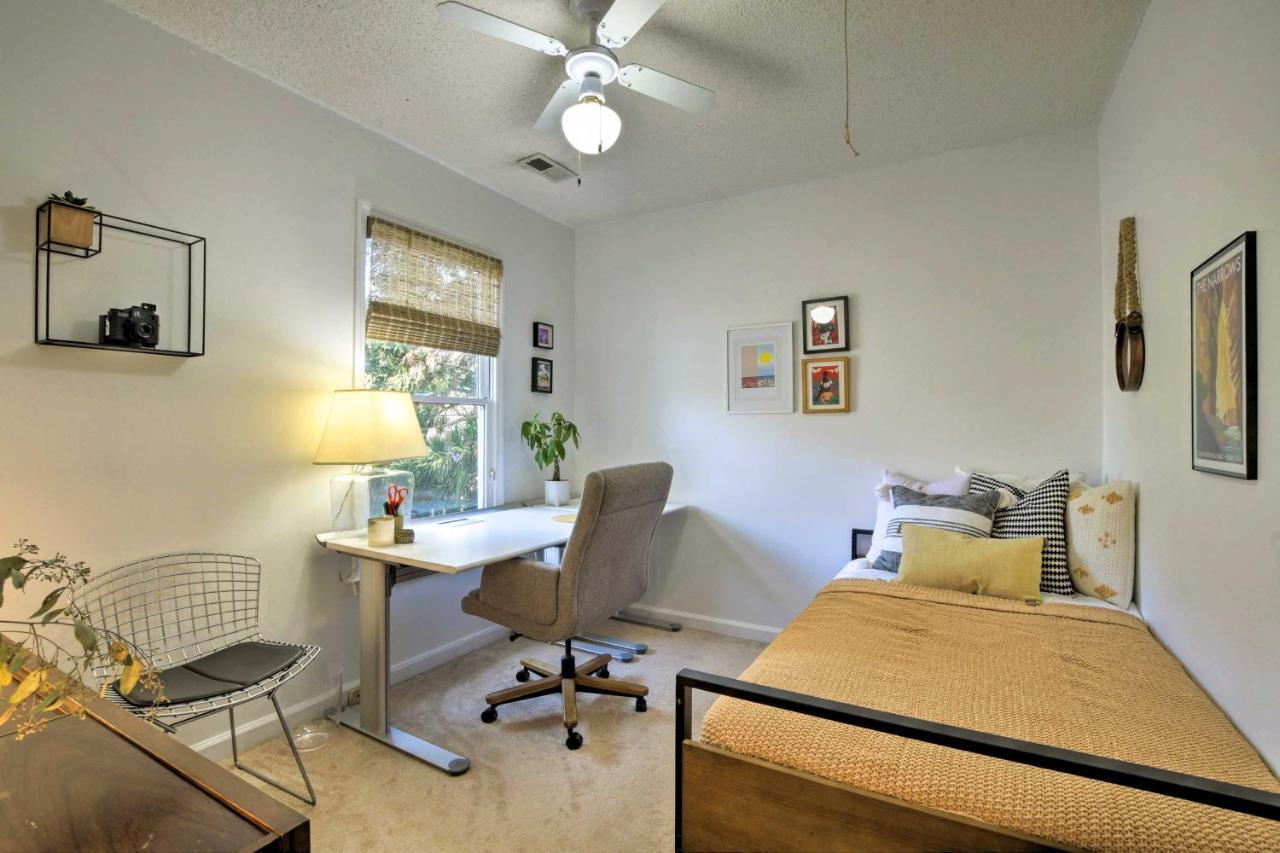Home With Outdoor Oasis In Downtown Raleigh! Bagian luar foto